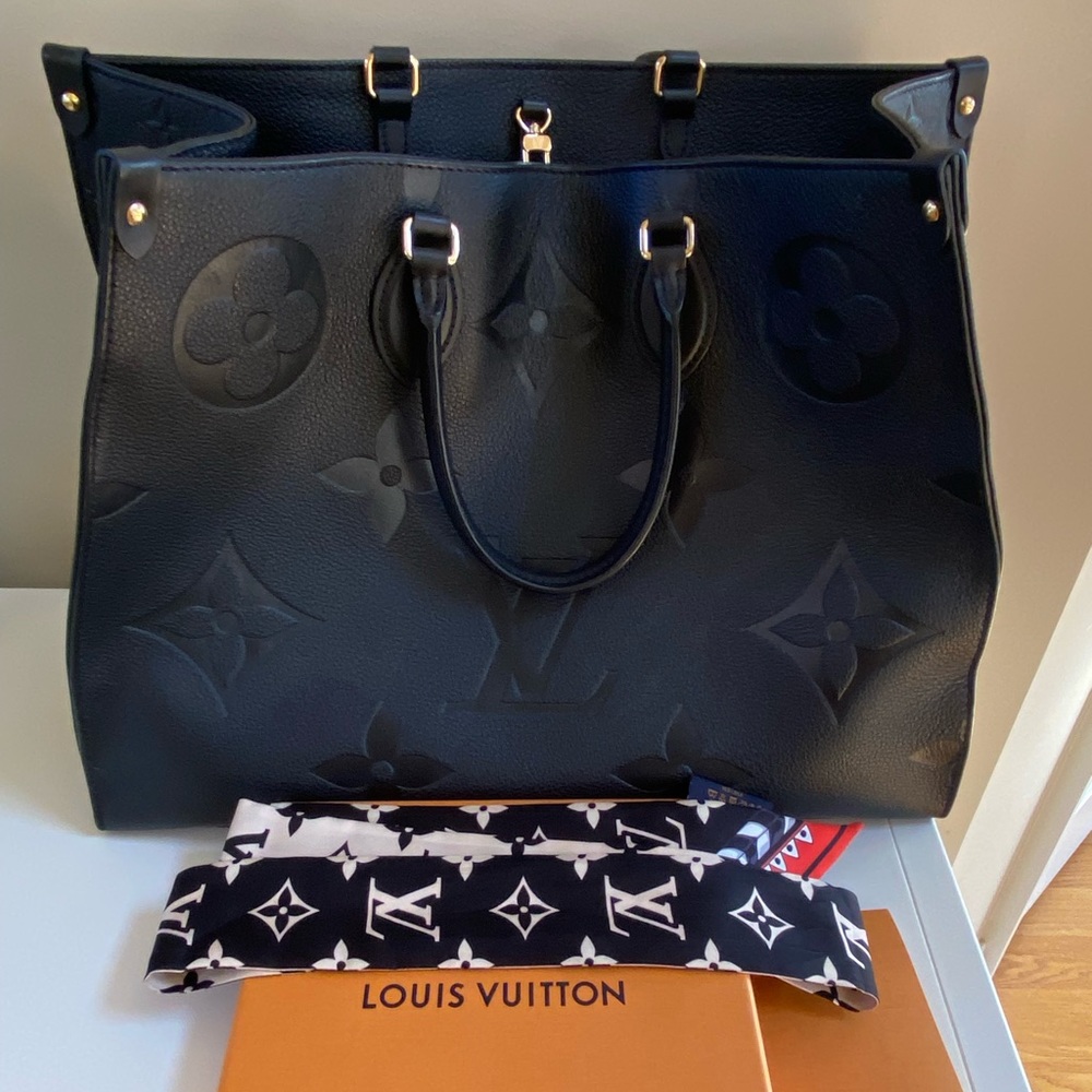 Authentic Louis Vuitton Black OnTheGo GM with authentic LV Bandeau